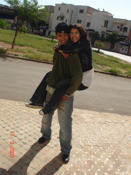 stop  stop  stop  moi and   shayabti lol  za3ma   khayba  yak  wala la    laisse vs commentaire ok les   boys  et les meufs